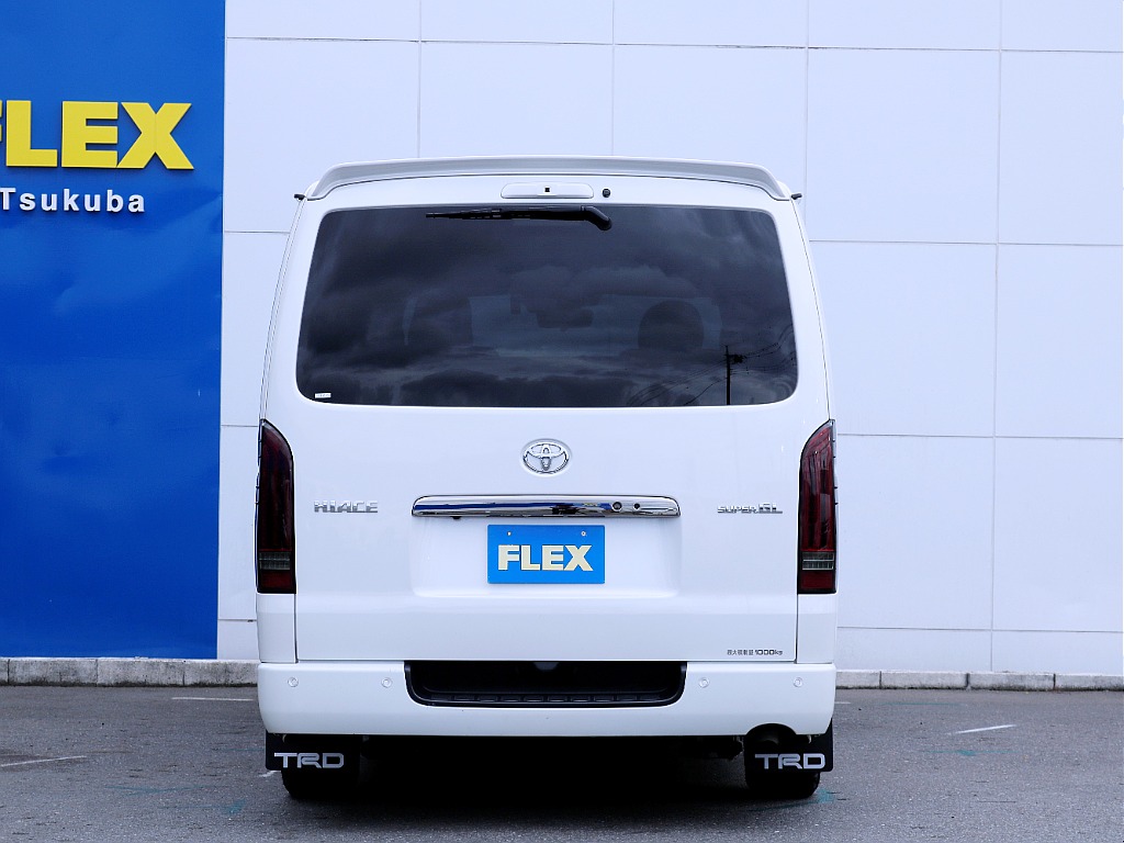 リアビュー☆ さりげなく見えるTRDの文字がとてもかっこいいです！！