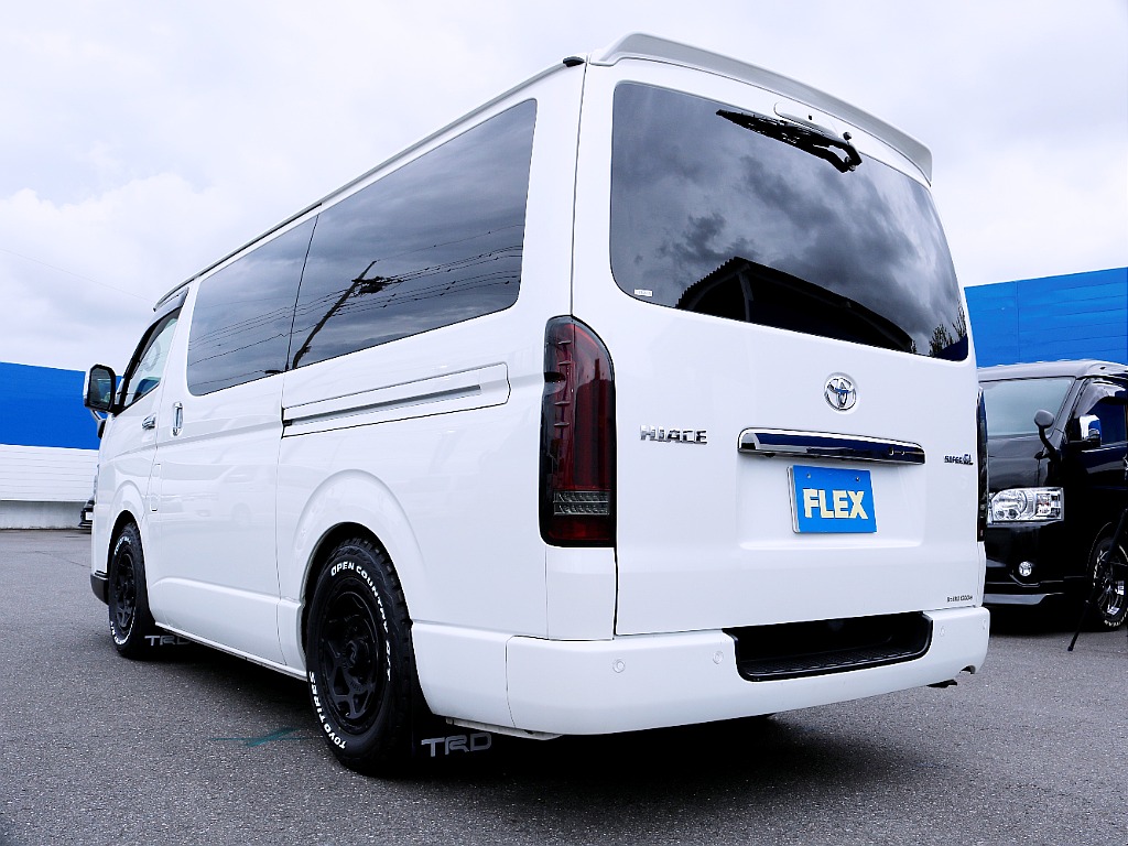 茨城県つくば市にハイエース専門の新車・中古車の展示場を展開！人気のグレード・年式をその場で見比べられます♪皆様のご来場、お問合せを心よりお待ちしております☆