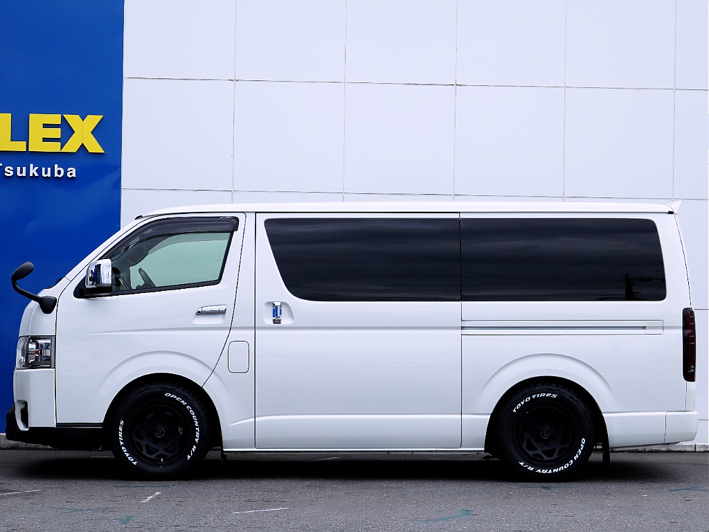 茨城県つくば市にハイエース専門の新車・中古車の展示場を展開！人気のグレード・年式をその場で見比べられます♪皆様のご来場、お問合せを心よりお待ちしております☆
