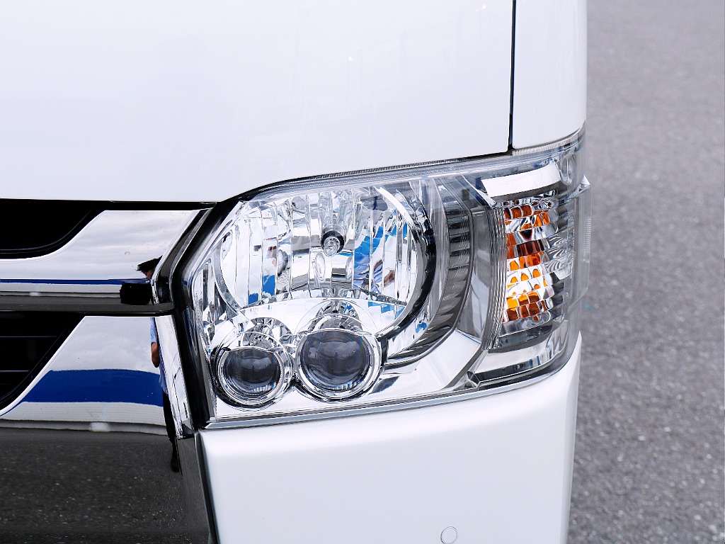 茨城県つくば市にハイエース専門の新車・中古車の展示場を展開！人気のグレード・年式をその場で見比べられます♪皆様のご来場、お問合せを心よりお待ちしております☆