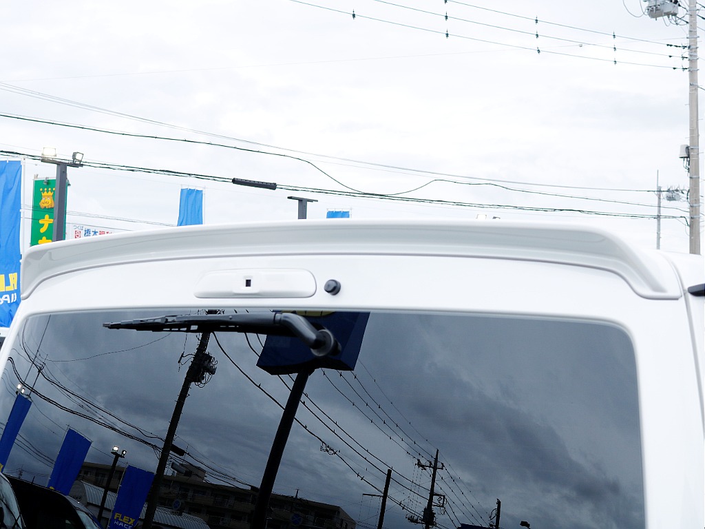 茨城県つくば市にハイエース専門の新車・中古車の展示場を展開！人気のグレード・年式をその場で見比べられます♪皆様のご来場、お問合せを心よりお待ちしております☆