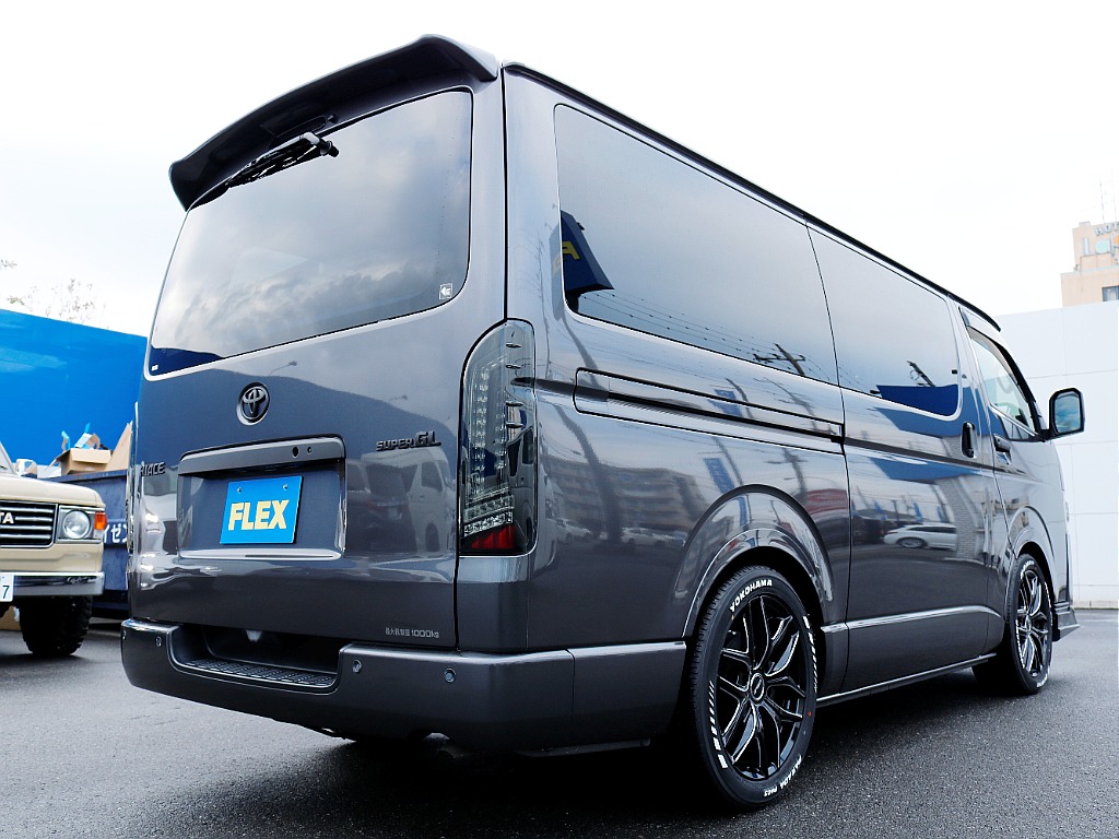 茨城県つくば市にハイエース専門の新車・中古車の展示場を展開！人気のグレード・年式をその場で見比べられます♪皆様のご来場、お問合せを心よりお待ちしております☆