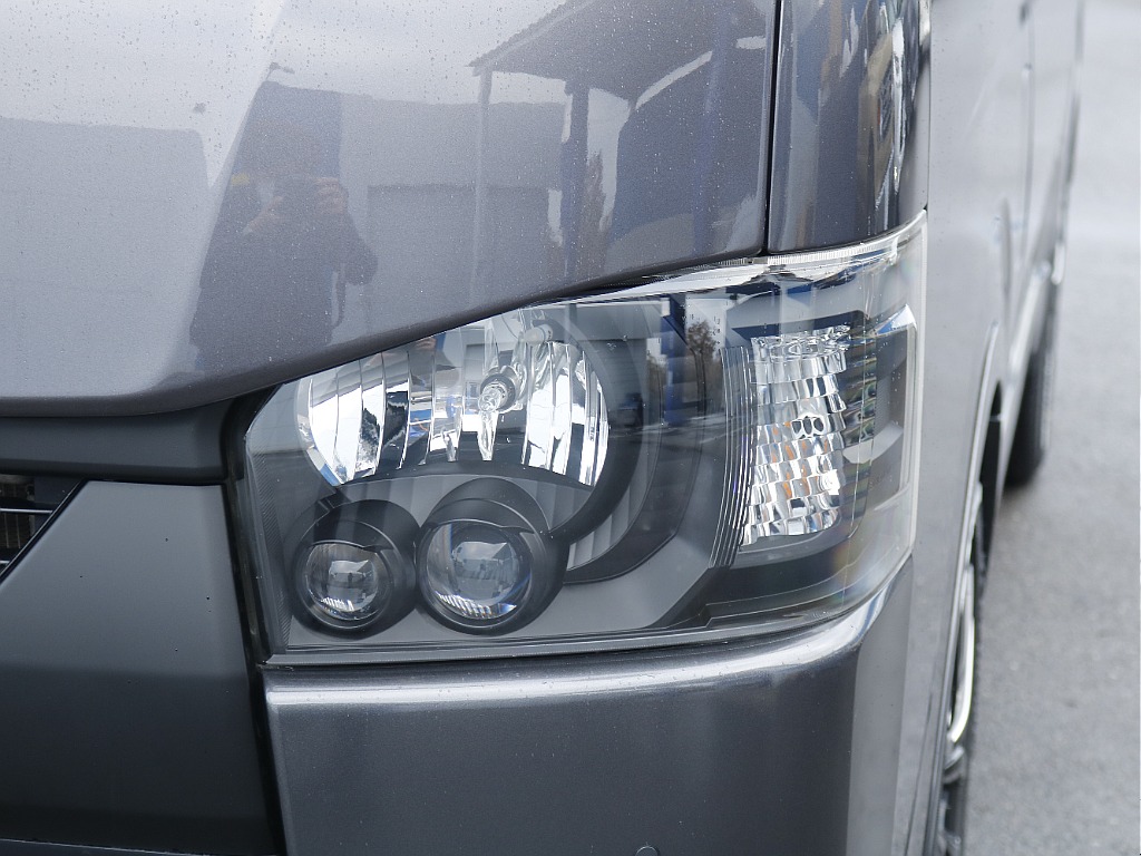 茨城県つくば市にハイエース専門の新車・中古車の展示場を展開！人気のグレード・年式をその場で見比べられます♪皆様のご来場、お問合せを心よりお待ちしております☆