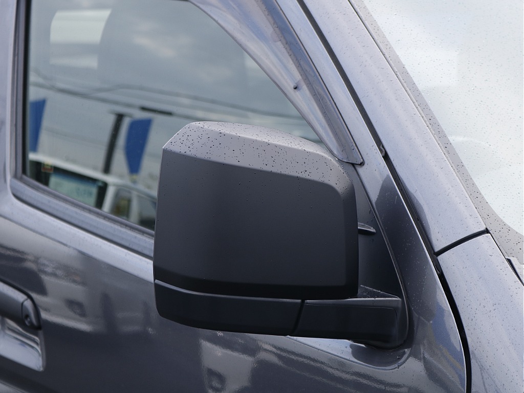 茨城県つくば市にハイエース専門の新車・中古車の展示場を展開！人気のグレード・年式をその場で見比べられます♪皆様のご来場、お問合せを心よりお待ちしております☆