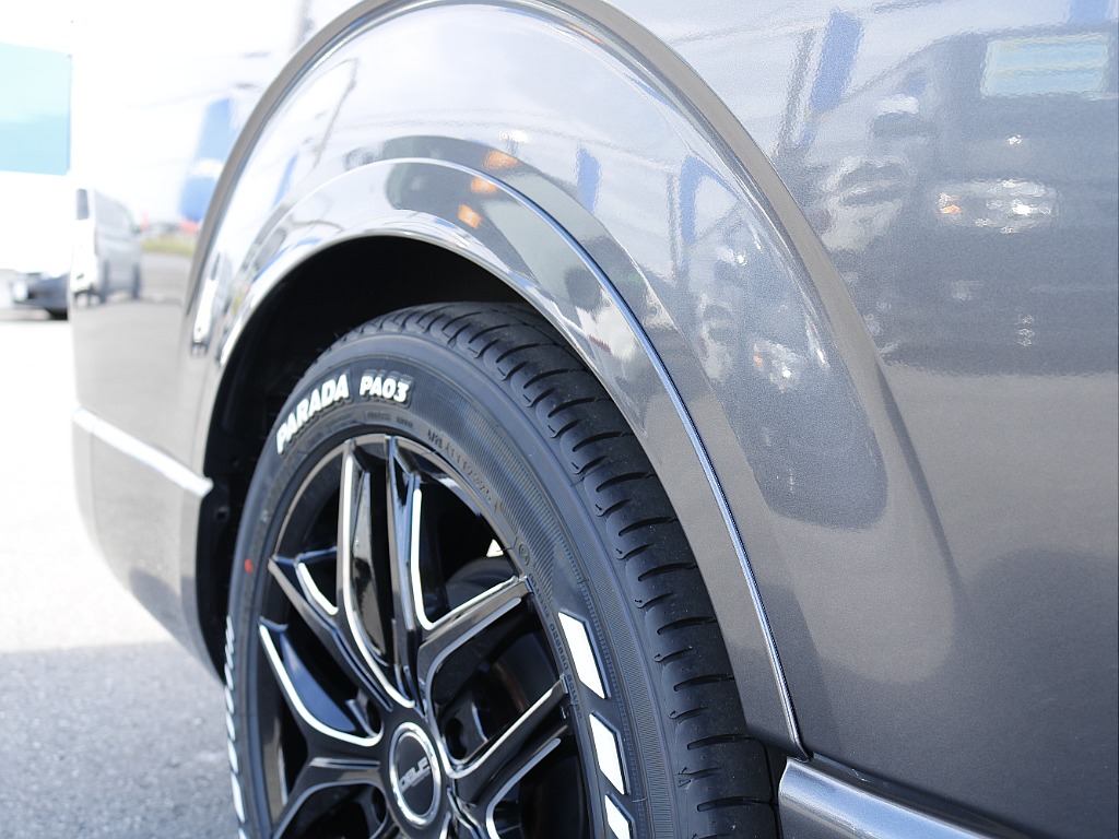 茨城県つくば市にハイエース専門の新車・中古車の展示場を展開！人気のグレード・年式をその場で見比べられます♪皆様のご来場、お問合せを心よりお待ちしております☆