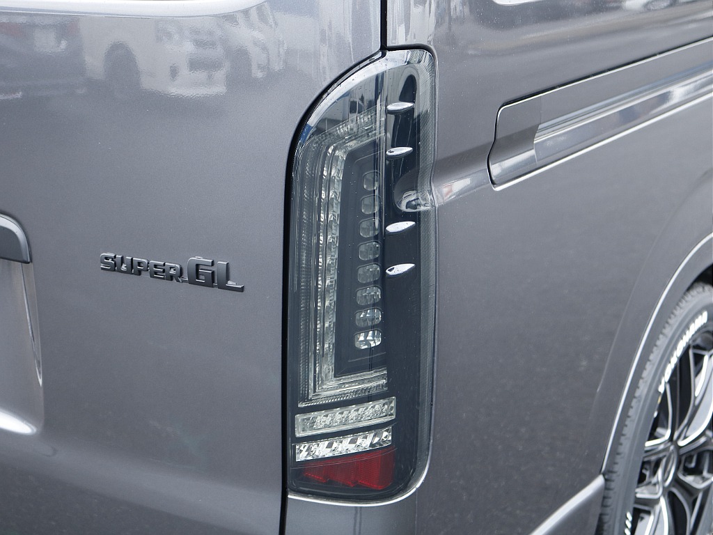 茨城県つくば市にハイエース専門の新車・中古車の展示場を展開！人気のグレード・年式をその場で見比べられます♪皆様のご来場、お問合せを心よりお待ちしております☆