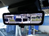 デジタルインナーミラー搭載♪ リアの視認性が悪いハイエースもこれがあれば安心です♪