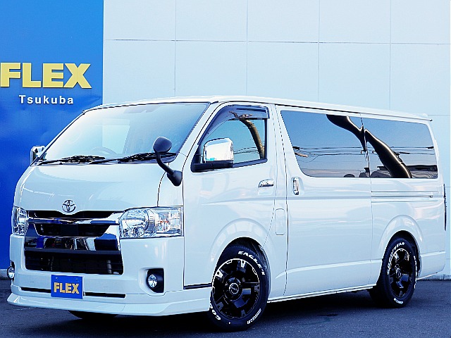 厳選仕入れ車両 R2年式ハイエースバン　ディーゼルターボ！ライトカスタム車両の入庫です♪新品パーツ多数インストール♪