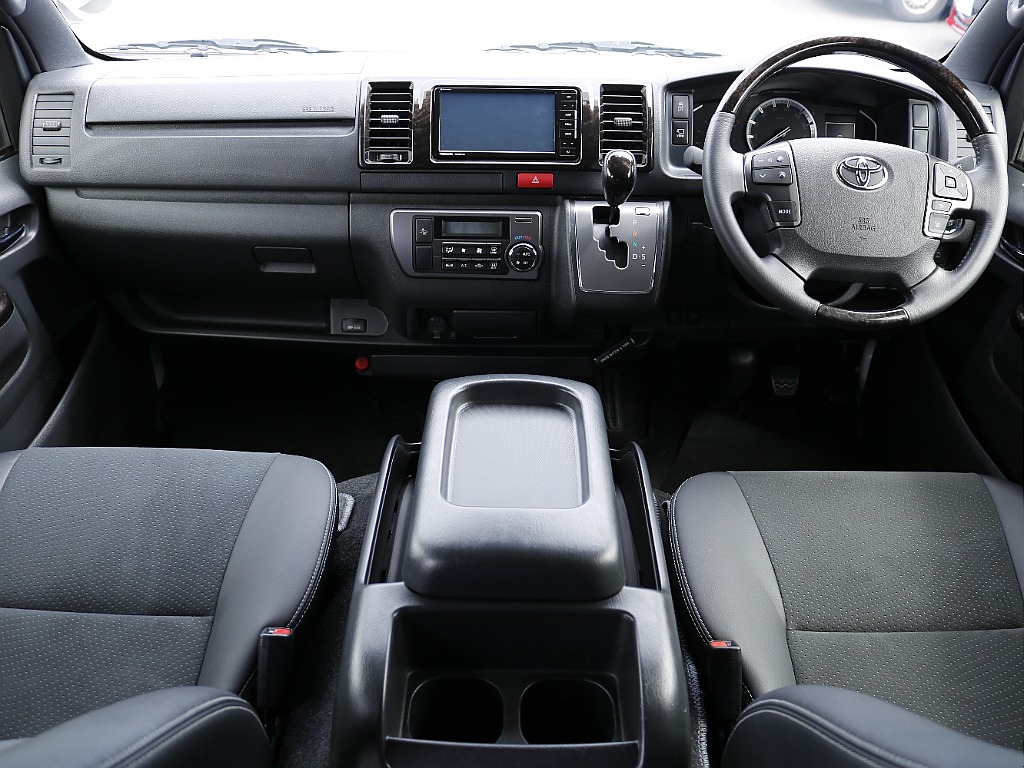 茨城県内最大級のハイエース専門店です！お気軽にご来店、お問い合わせ下さい♪