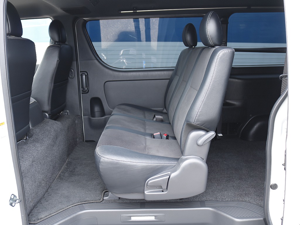 茨城県内最大級のハイエース専門店です！お気軽にご来店、お問い合わせ下さい♪