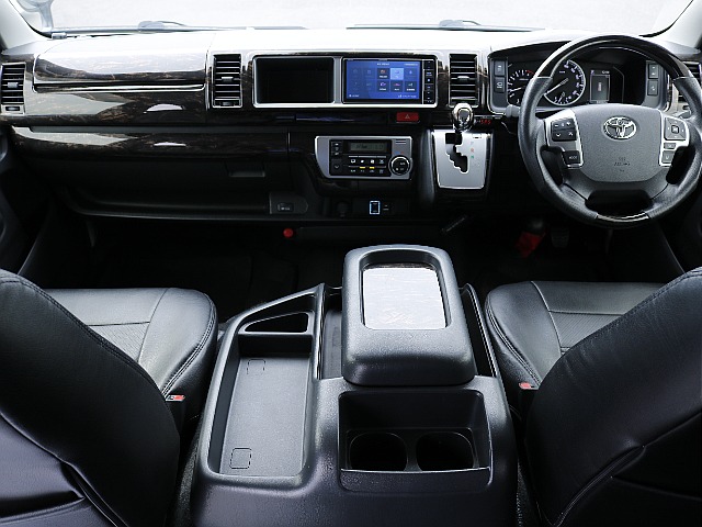 内装まわり☆ 運転席周りにも追加のオプションパーツが盛りだくさんです♪