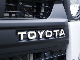 ローマ字TOYOTAが際立つフロントグリル☆ こちらもクラシカルなルックになるアイテムです☆