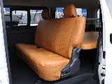 ２列目シート！こちらもキャメルクラシックレザーシートカバー装着で統一感のある内装になります☆