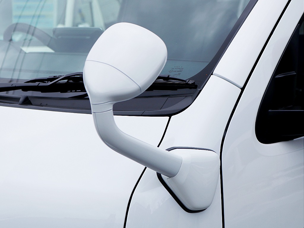 ボディ同色コーナーミラー☆ 統一感が増します♪