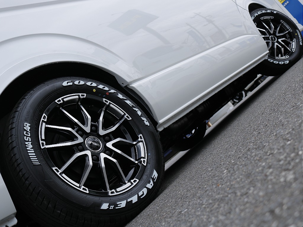 ローダウンによって足回りが引き締まります♪