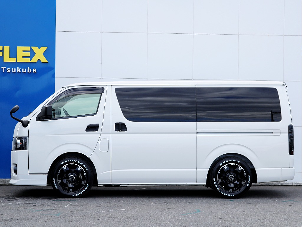 両側手動スライドドアです☆