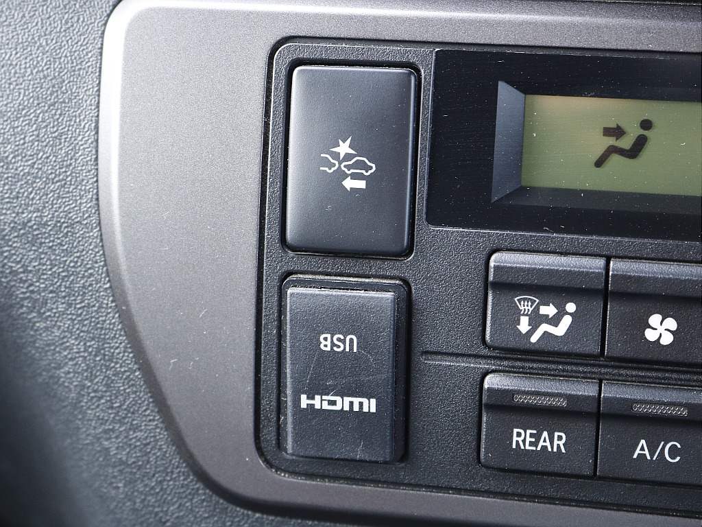 HDMIポート付きでスマホとのミラーリングも可能です☆