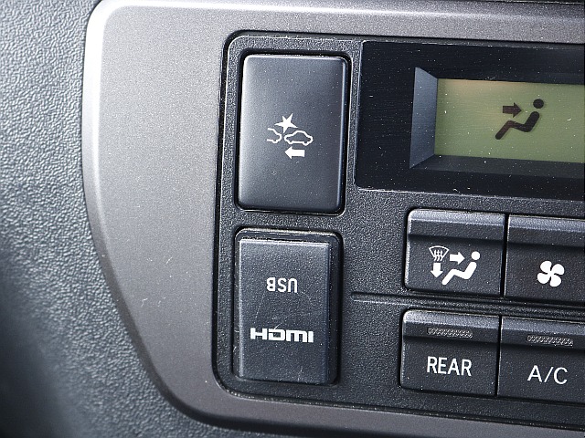 HDMIポート付きでスマホとのミラーリングも可能です☆