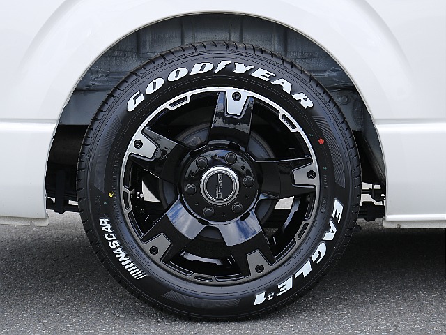 新品デルフ04 17インチアルミホイール、グッドイヤーナスカータイヤを装備☆