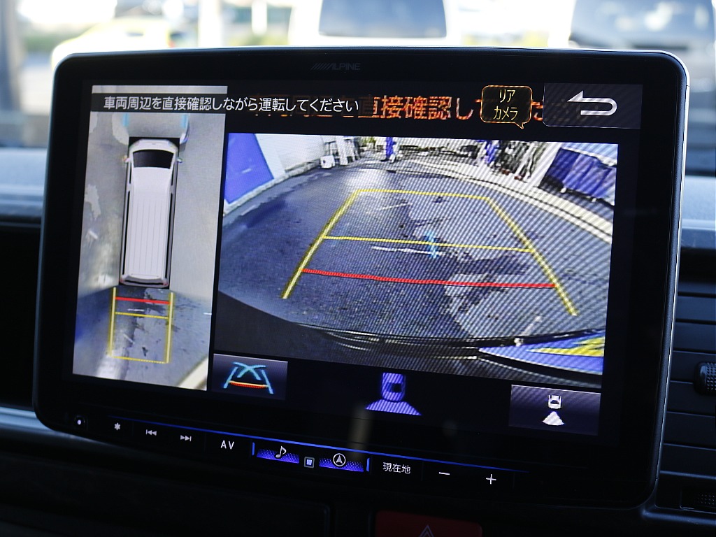 パノラミックビューモニター搭載☆☆ 車格の大きいハイエースワゴンの駐車もこれがあれば楽々です♪