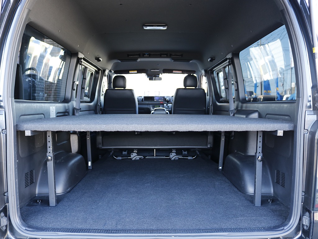 ベッド下には収納スペースも広々♪