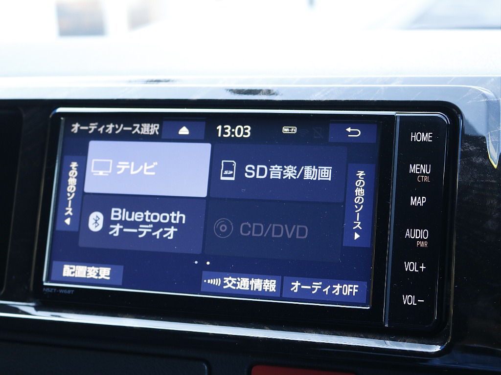 純正7インチナビゲーション(CD　DVD　Bluetooth接続可能)！