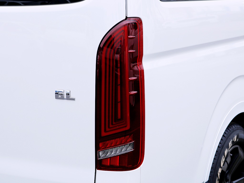 新製品NeoTraceテールランプ装着♪ 近未来的なデザインのテールランプです♪