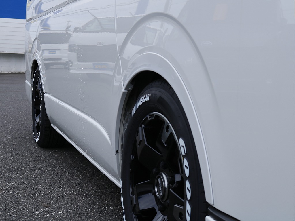 オーバーフェンダー装着済み☆ ローダウンの視覚効果もございます♪