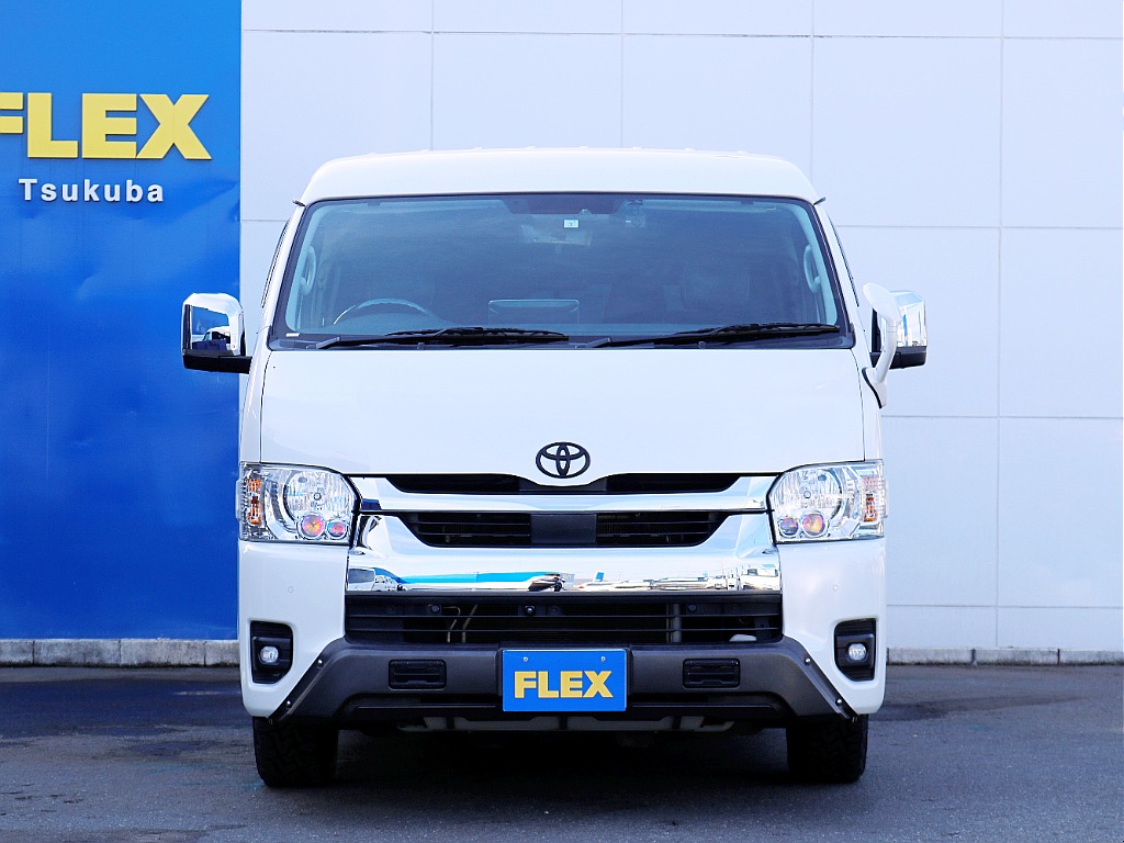 フロントビュー☆ フロントリップが装着され、四駆らしい仕上がりに♪