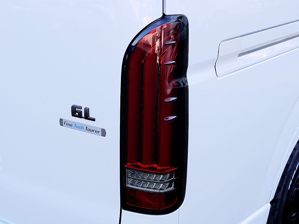 アルティメットテールランプ☆ 視認性も良いテールランプです♪