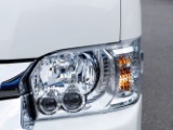 LEDヘッドライト☆ 夜間の運転も快適です♪