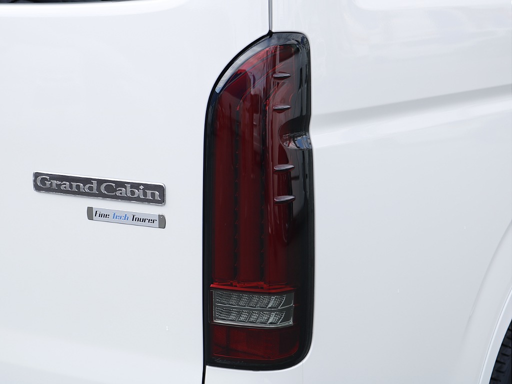 アルティメットLEDテールランプ☆ シーケンシャルウィンカー搭載です♪