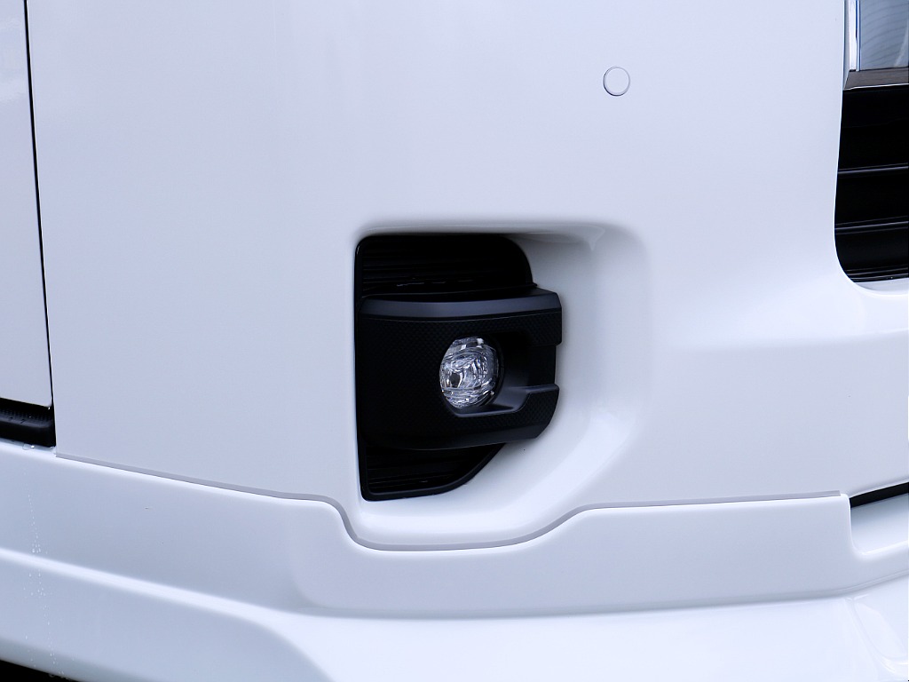 フォグランプは純正では設定がございませんが、FLEXにて取り付け済みです♪