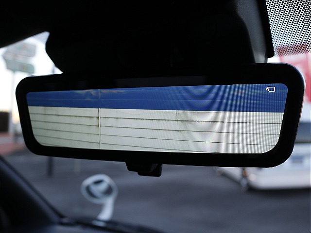 デジタルインナーミラー☆  後方視界がクリアに見えます♪