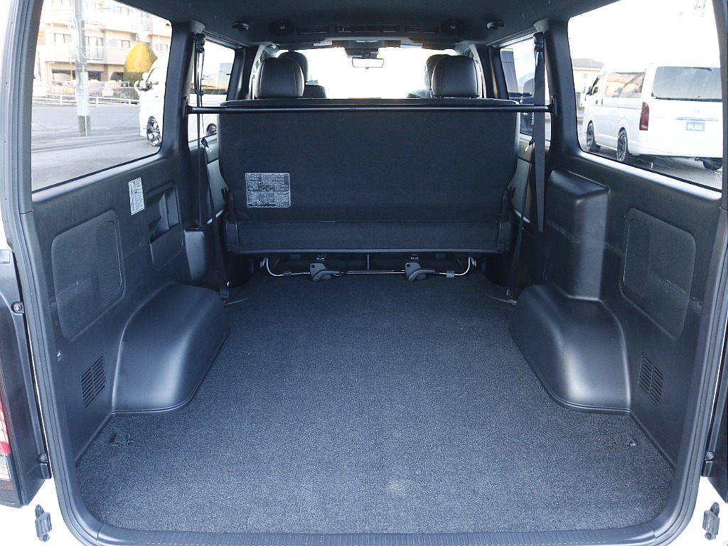 荷室もきれいな状態です♪