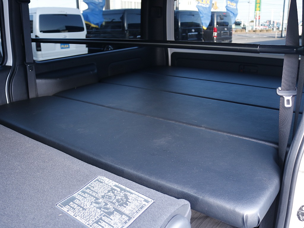 リクライニングして頂きますとベッドスペースがさらに広くなります☆