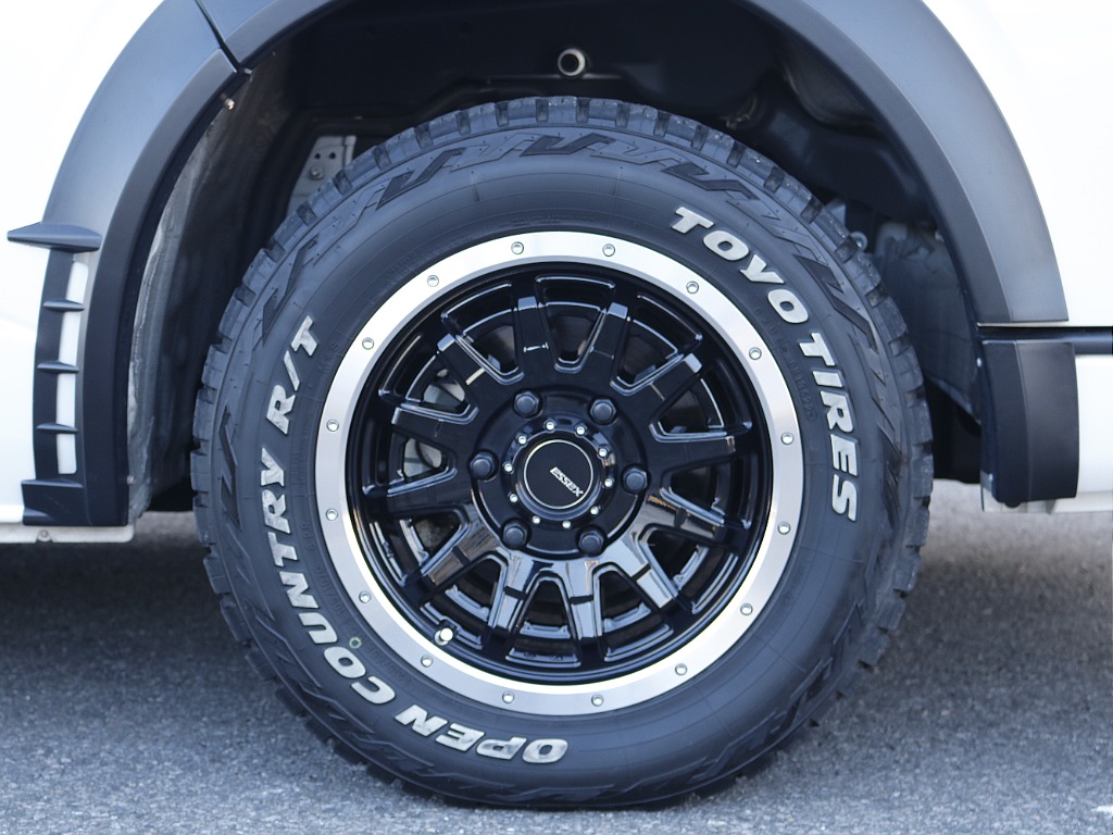 社外16インチAW、トーヨーオープンカントリータイヤはタフな見た目にピッタリです☆