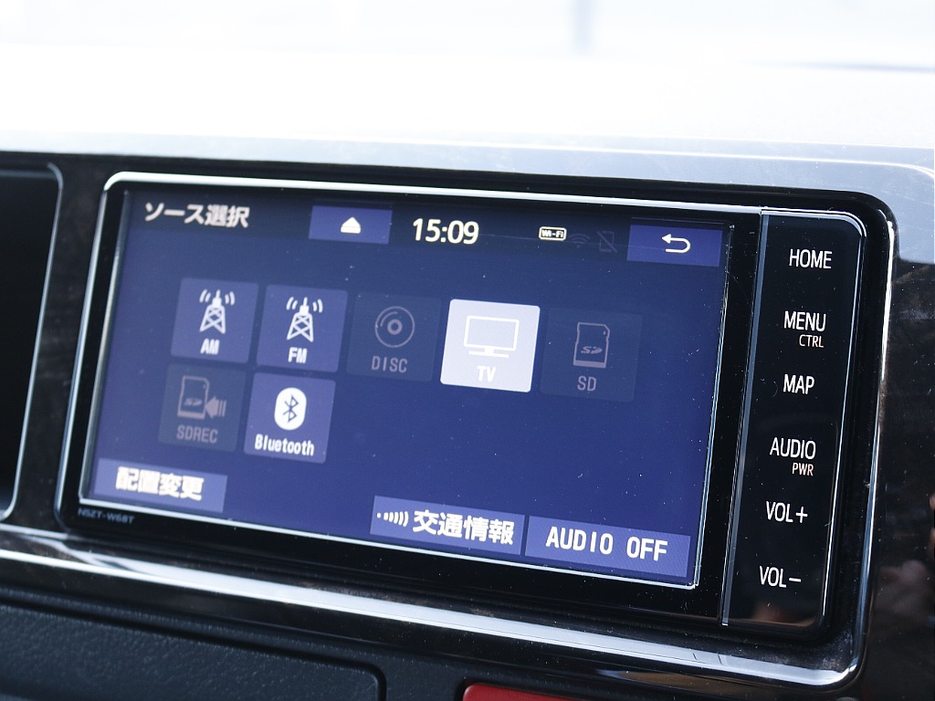 純正7インチナビを搭載。 ご希望のナビに変更も可能です☆