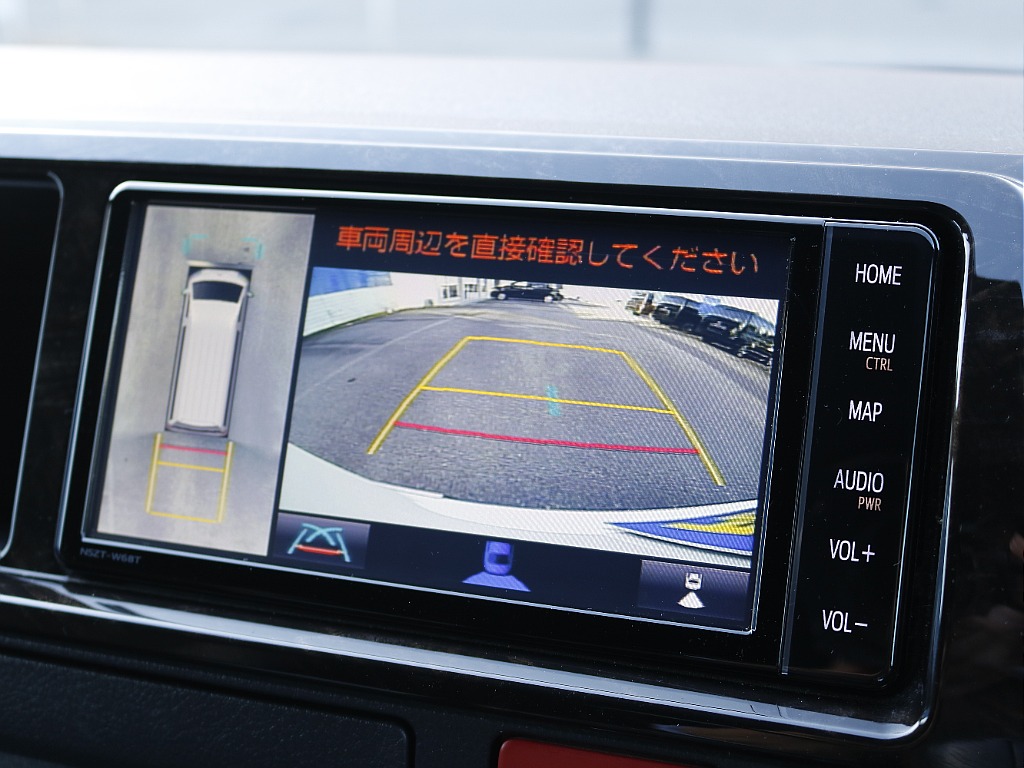 バックカメラ、パノラミックビューモニター搭載☆ バック駐車もしやすいです☆