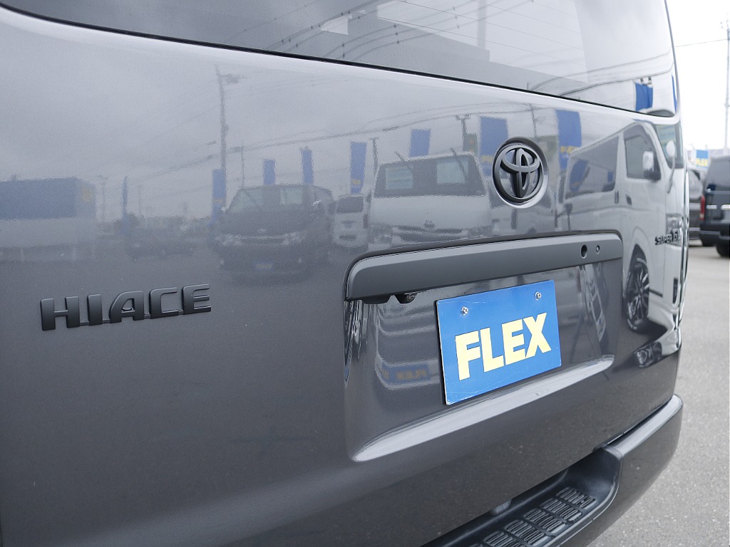 エンブレム、ガーニッシュもマットブラック塗装♪