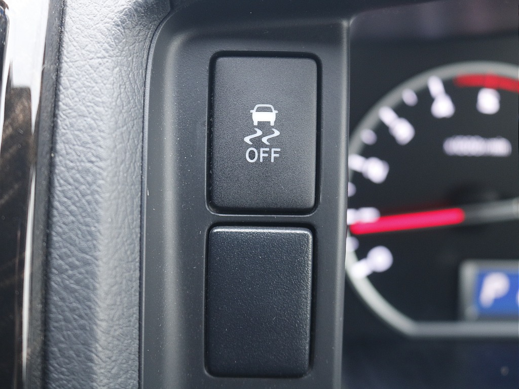 茨城県つくば市にハイエース専門の新車・中古車の展示場を展開！人気のグレード・年式をその場で見比べられます♪皆様のご来場、お問合せを心よりお待ちしております☆