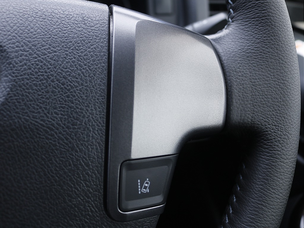 茨城県つくば市にハイエース専門の新車・中古車の展示場を展開！人気のグレード・年式をその場で見比べられます♪皆様のご来場、お問合せを心よりお待ちしております☆