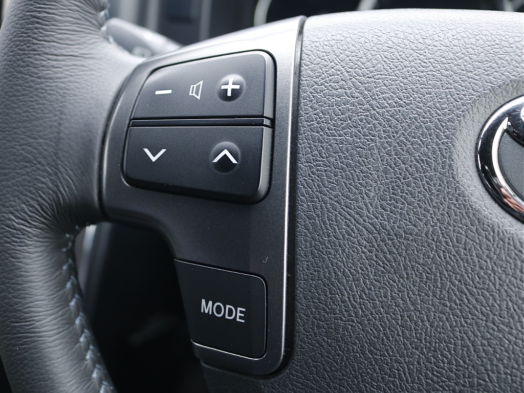 茨城県つくば市にハイエース専門の新車・中古車の展示場を展開！人気のグレード・年式をその場で見比べられます♪皆様のご来場、お問合せを心よりお待ちしております☆