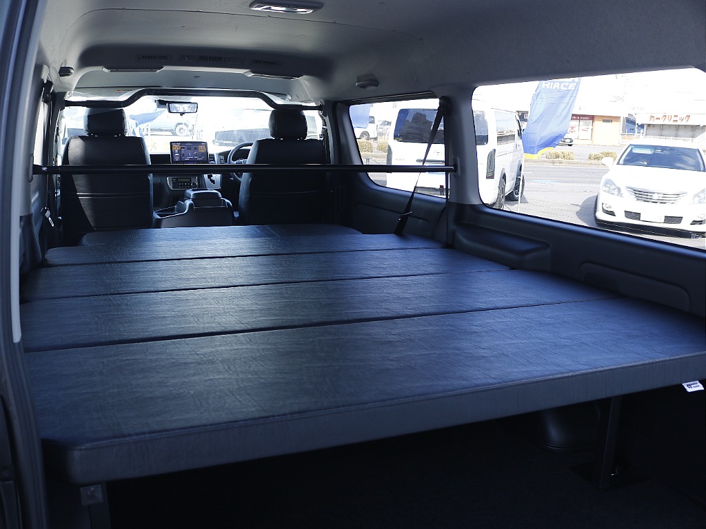 広々スペースでゆったり車中泊！
