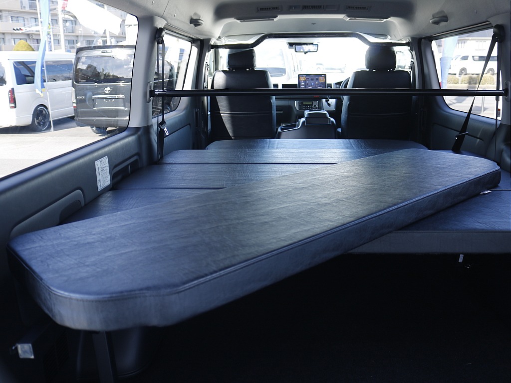 茨城県つくば市にハイエース専門の新車・中古車の展示場を展開！人気のグレード・年式をその場で見比べられます♪皆様のご来場、お問合せを心よりお待ちしております☆