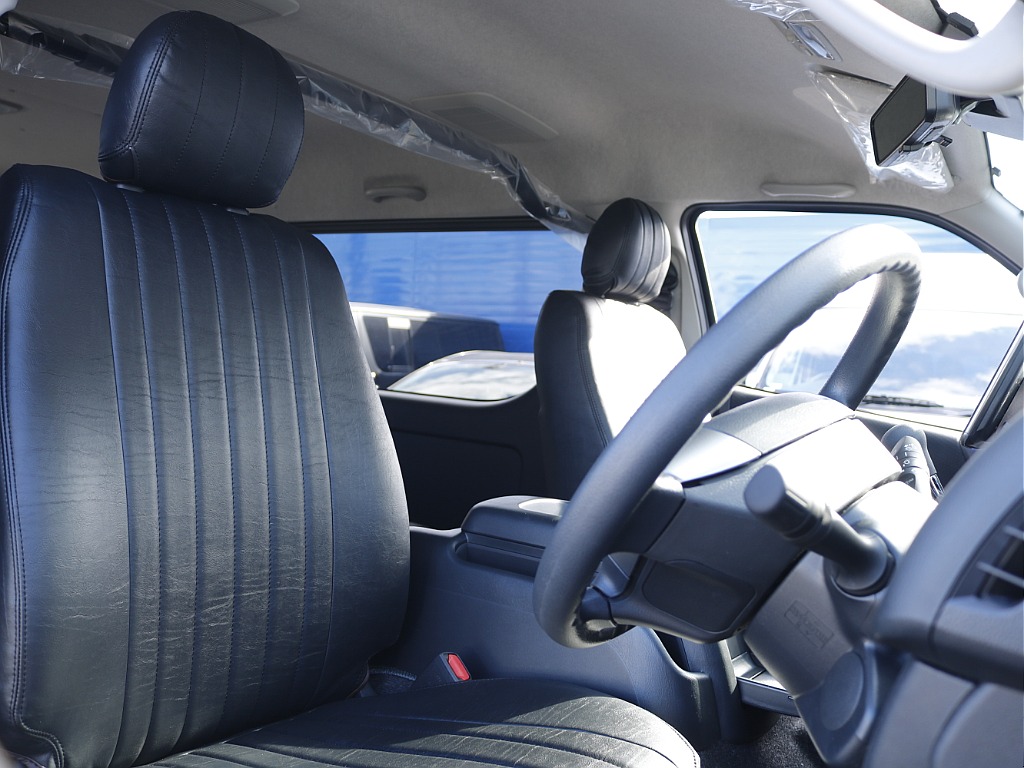 茨城県つくば市にハイエース専門の新車・中古車の展示場を展開！人気のグレード・年式をその場で見比べられます♪皆様のご来場、お問合せを心よりお待ちしております☆