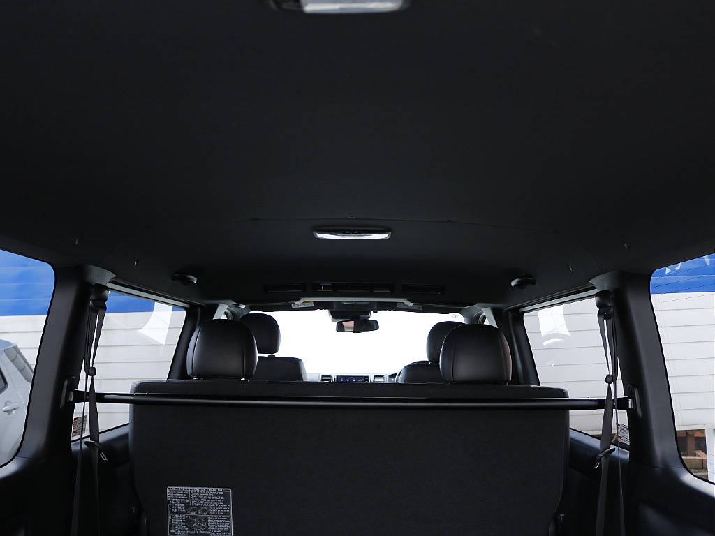 茨城県つくば市にハイエース専門の新車・中古車の展示場を展開！人気のグレード・年式をその場で見比べられます♪皆様のご来場、お問合せを心よりお待ちしております☆