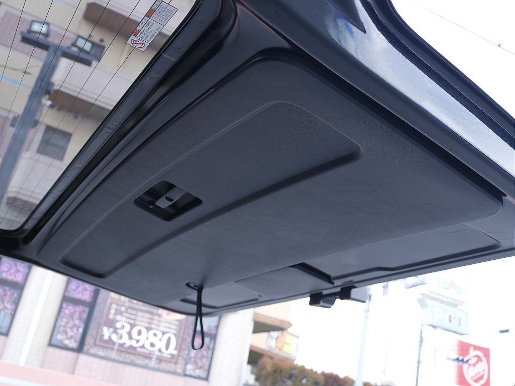 茨城県つくば市にハイエース専門の新車・中古車の展示場を展開！人気のグレード・年式をその場で見比べられます♪皆様のご来場、お問合せを心よりお待ちしております☆