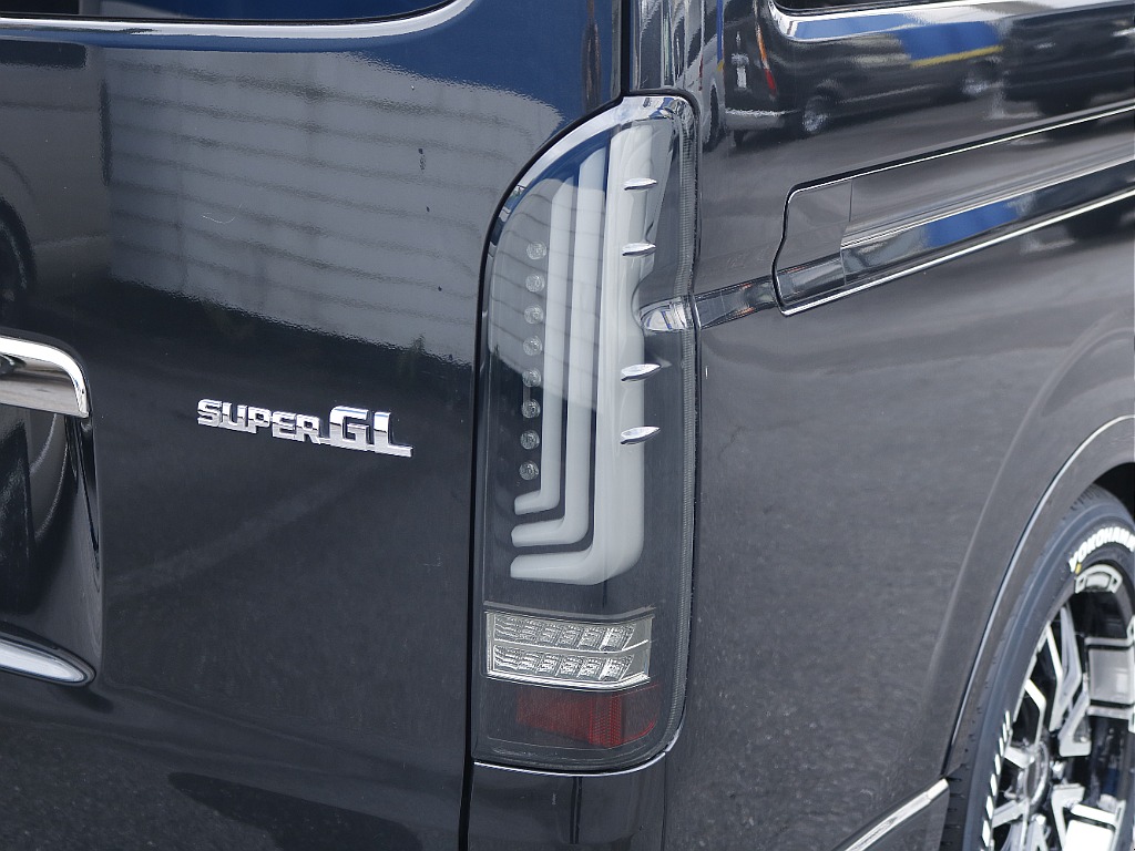 茨城県つくば市にハイエース専門の新車・中古車の展示場を展開！人気のグレード・年式をその場で見比べられます♪皆様のご来場、お問合せを心よりお待ちしております☆