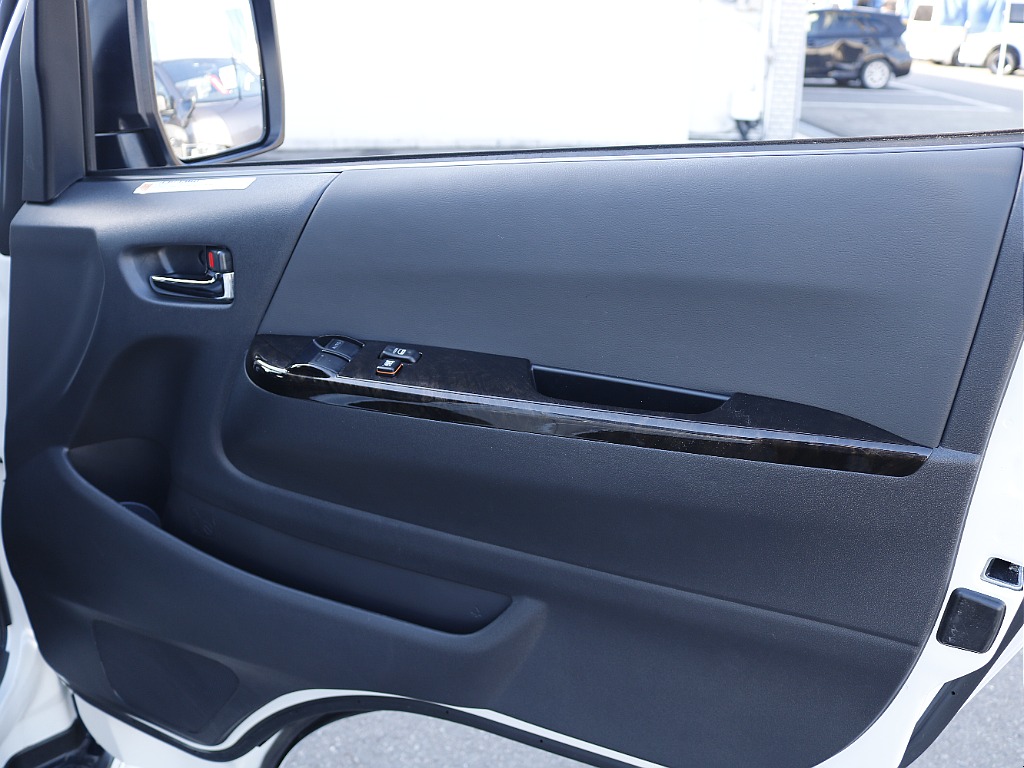 追加カスタムパーツも豊富に取り揃えておりますのでご相談下さい！